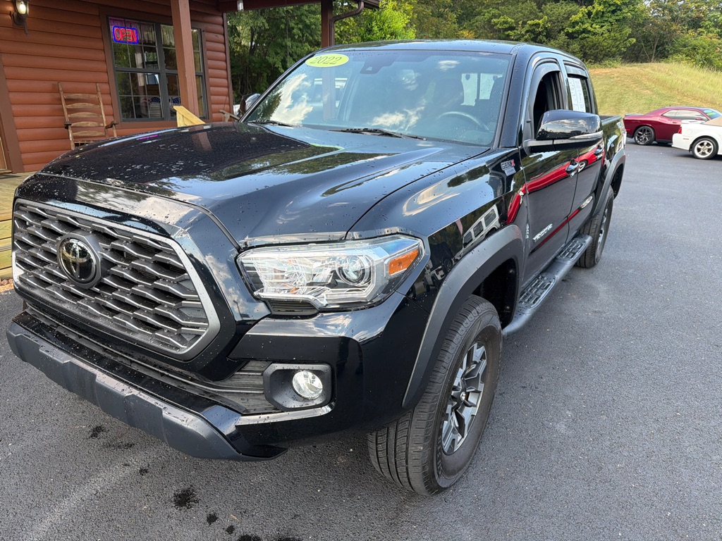 Photo 2 of this TOYOTA TACOMA