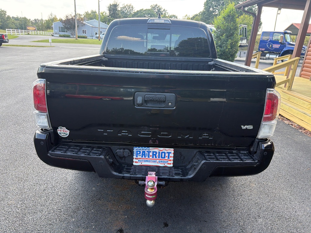 Photo 11 of this TOYOTA TACOMA