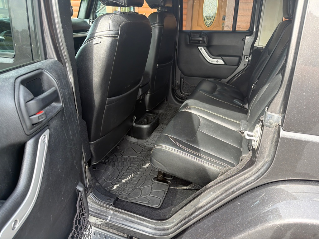 Photo 14 of this JEEP WRANGLER UNLIMI