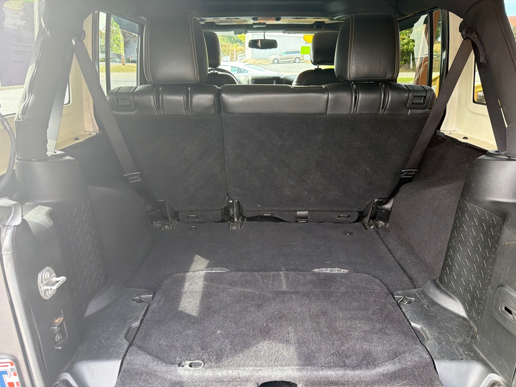 Photo 13 of this JEEP WRANGLER UNLIMI