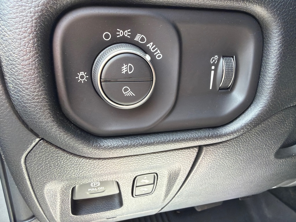 Photo 21 of this RAM 1500