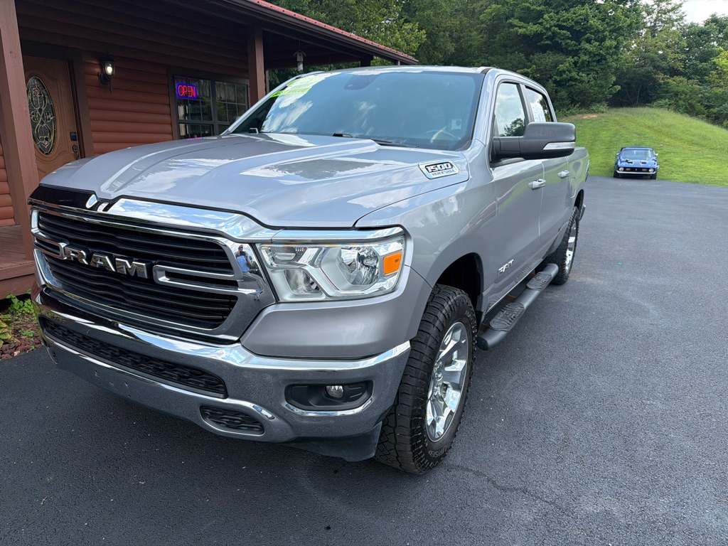 Photo 2 of this RAM 1500