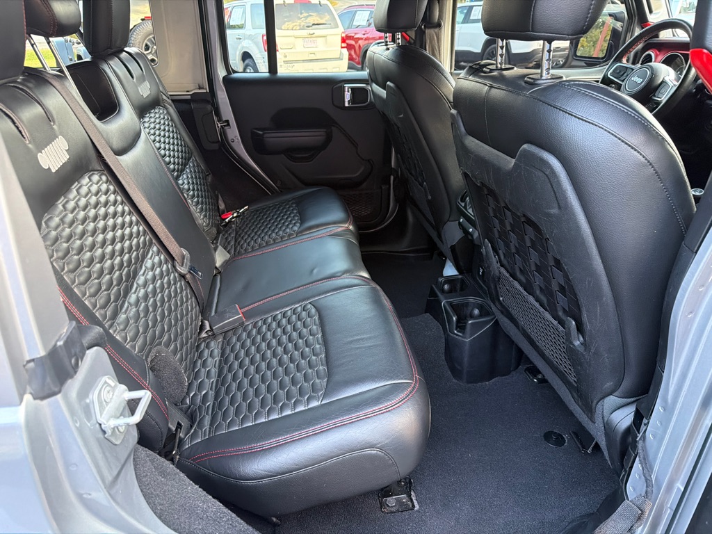 Photo 8 of this JEEP WRANGLER UNLIMI