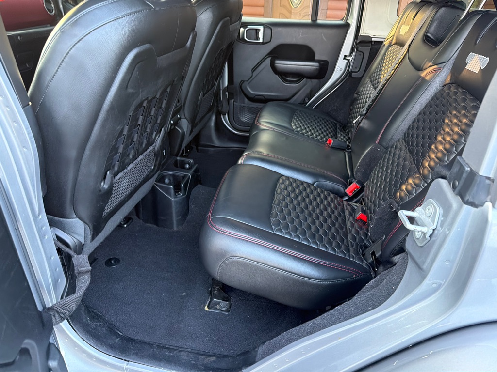 Photo 16 of this JEEP WRANGLER UNLIMI