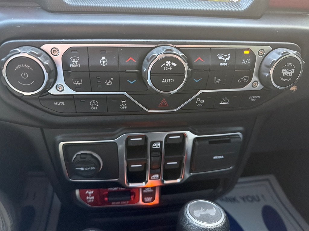 Photo 21 of this JEEP WRANGLER UNLIMI