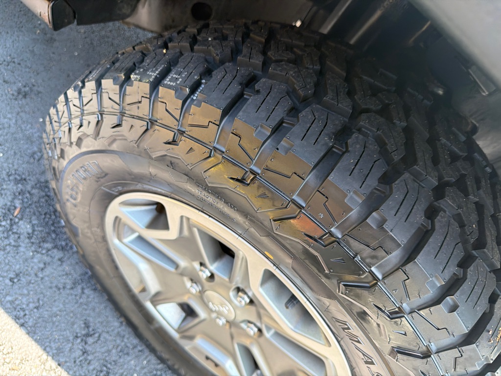 Photo 5 of this JEEP WRANGLER JK UNL