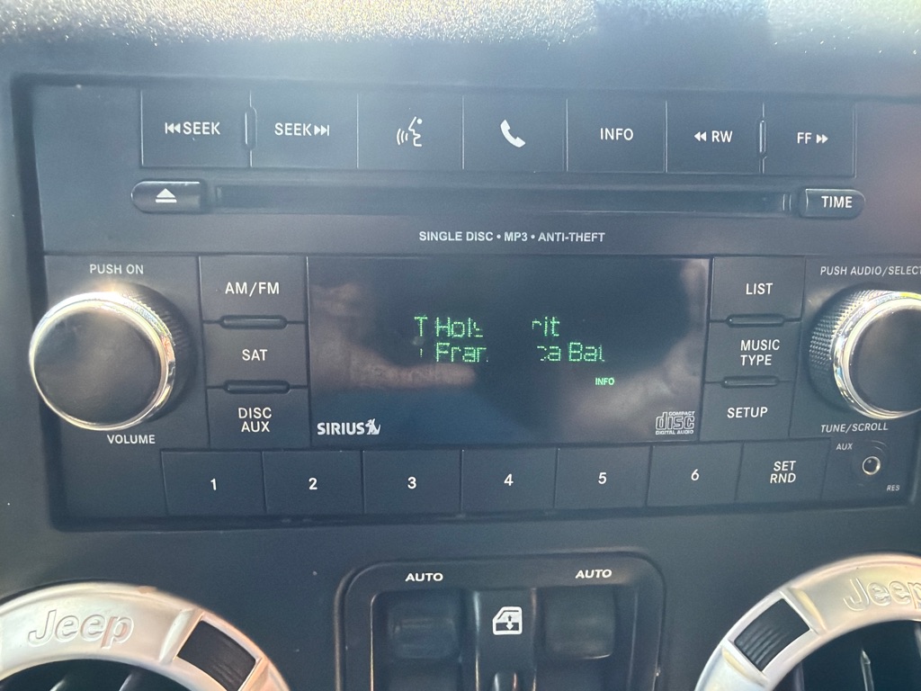 Photo 18 of this JEEP WRANGLER JK UNL