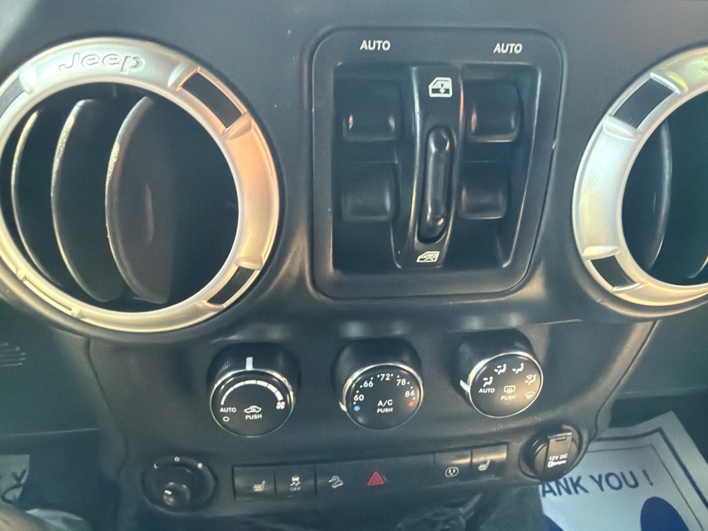 Photo 19 of this JEEP WRANGLER JK UNL