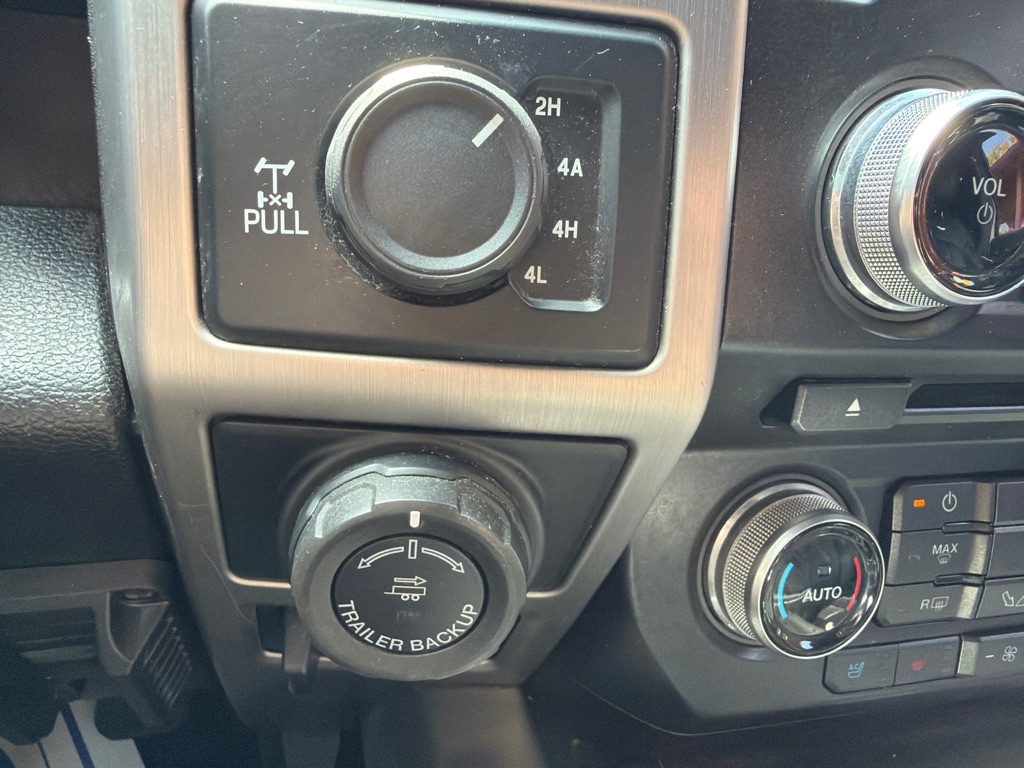 Photo 25 of this FORD F-150