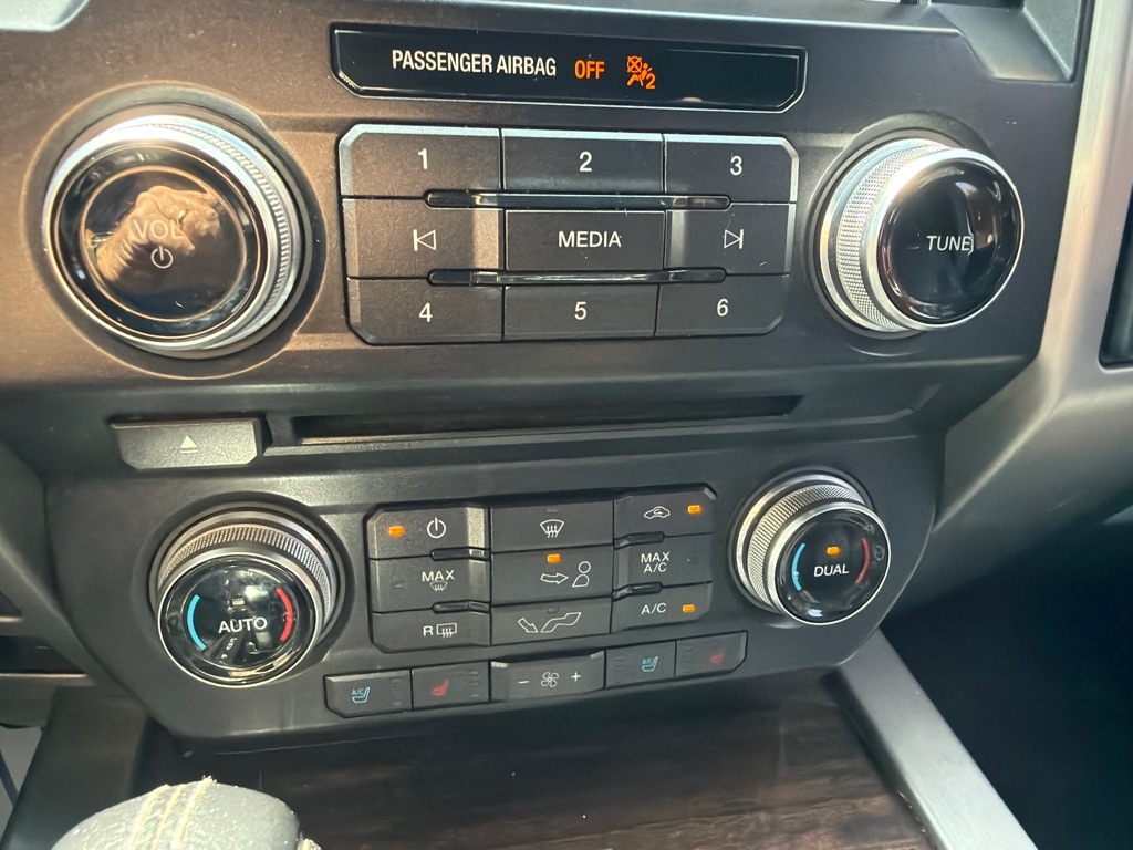 Photo 24 of this FORD F-150