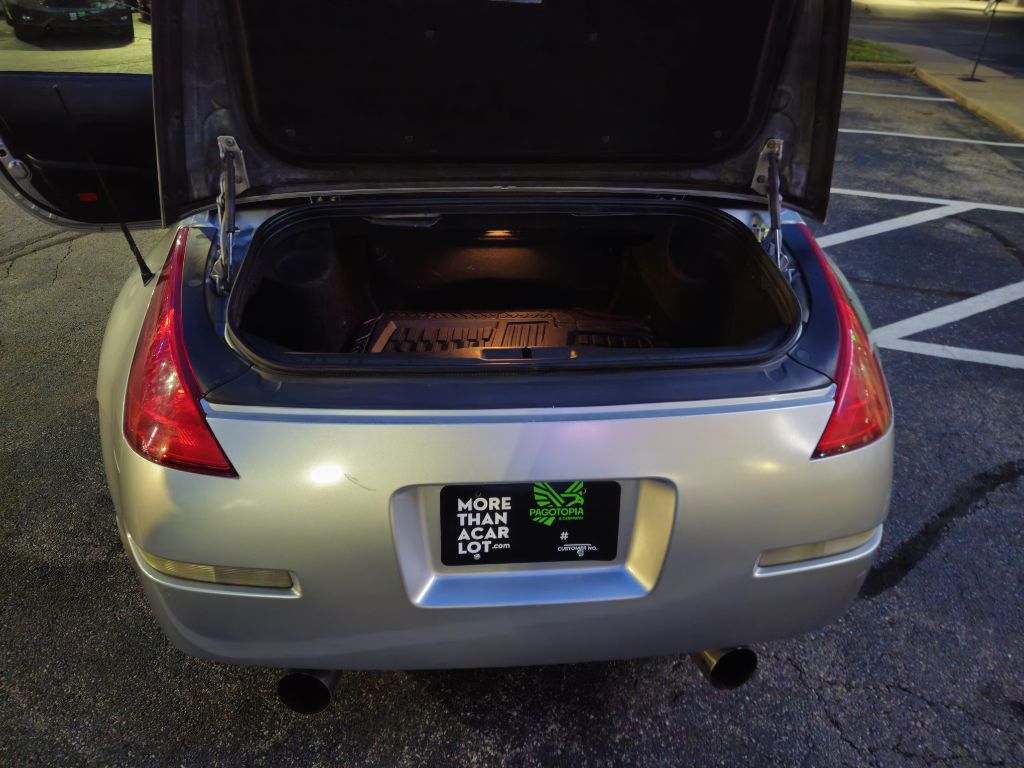 Photo 8 of this NISSAN 350Z