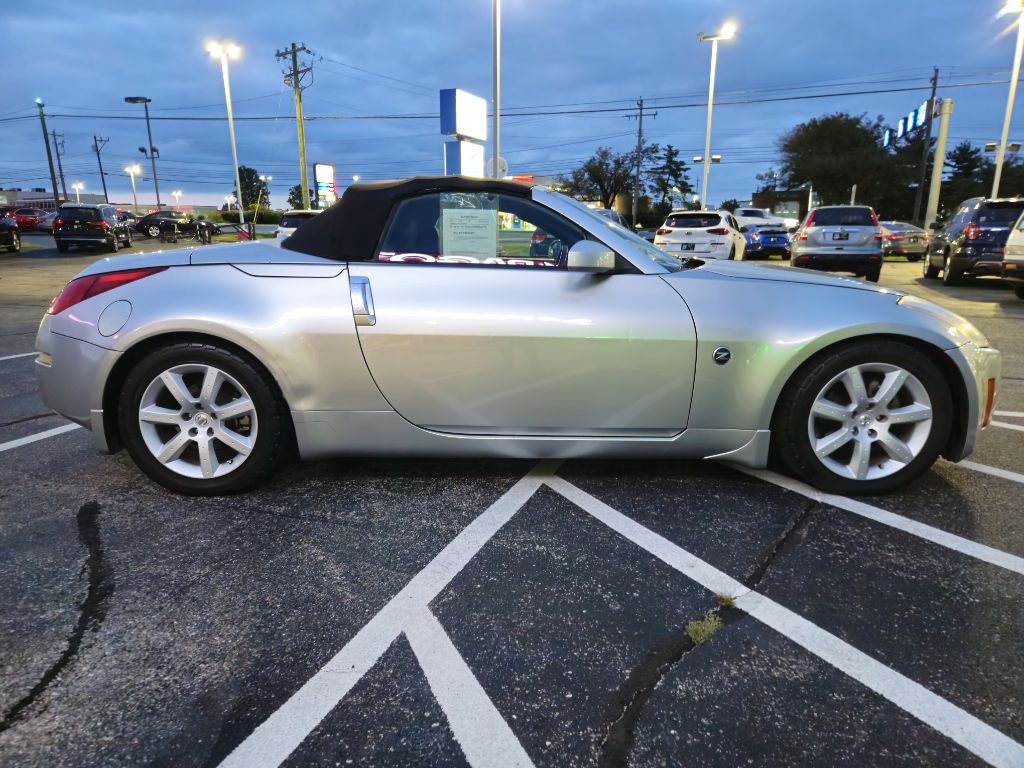 Photo 18 of this NISSAN 350Z