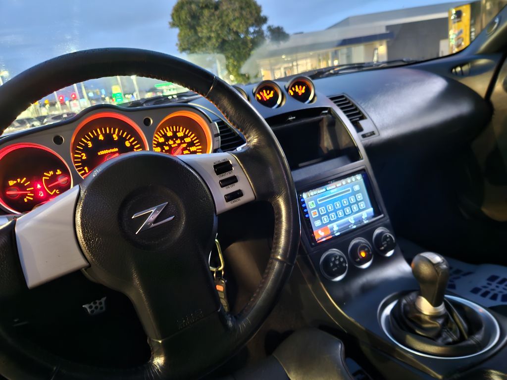 Photo 7 of this NISSAN 350Z