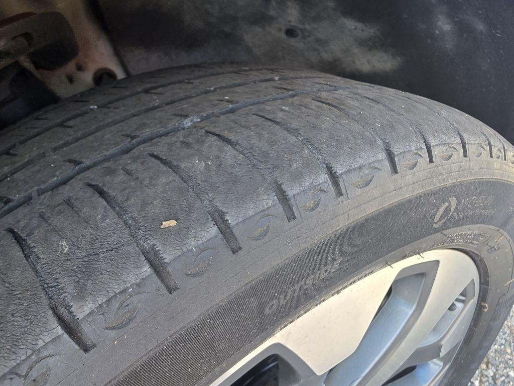 Photo 57 of this KIA TELLURIDE