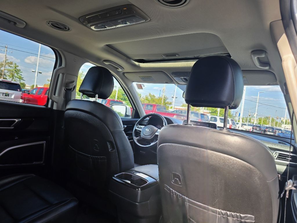 Photo 4 of this KIA TELLURIDE