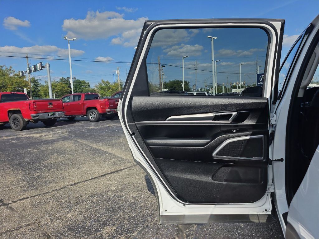 Photo 32 of this KIA TELLURIDE
