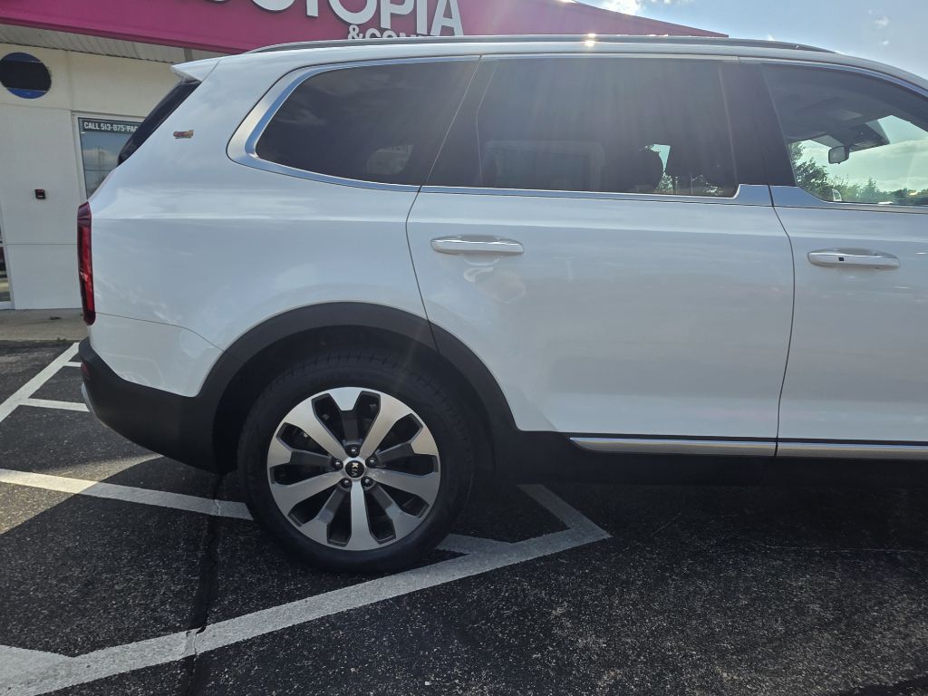 Photo 59 of this KIA TELLURIDE
