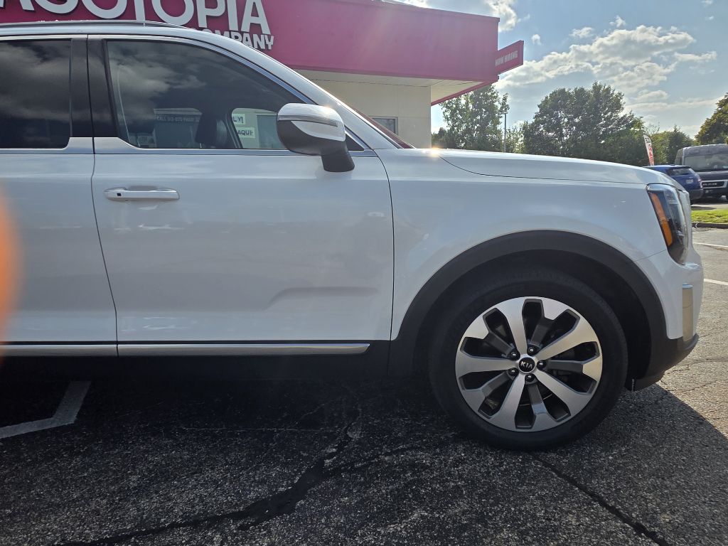 Photo 61 of this KIA TELLURIDE