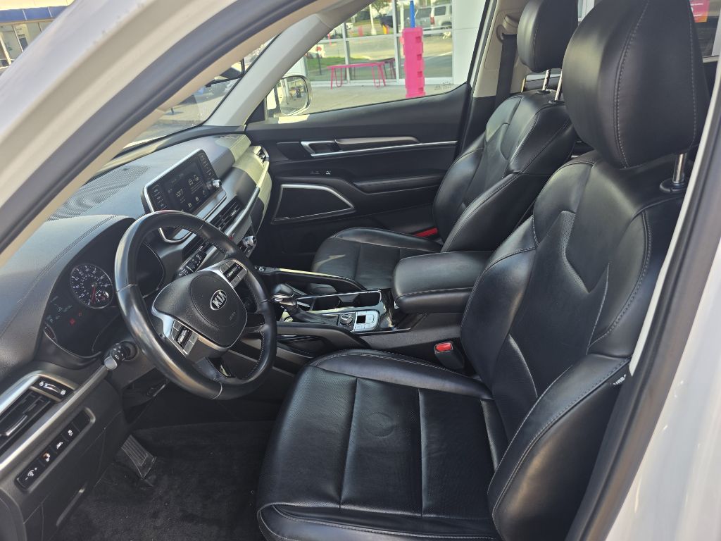 Photo 40 of this KIA TELLURIDE