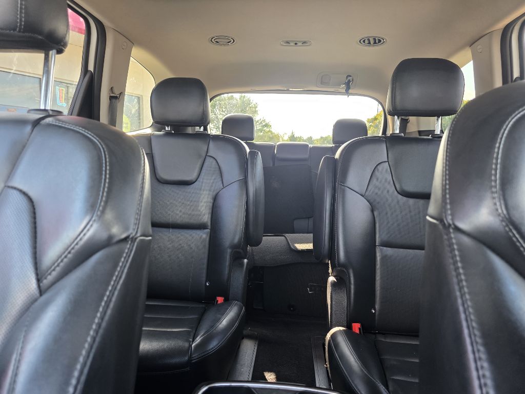 Photo 11 of this KIA TELLURIDE