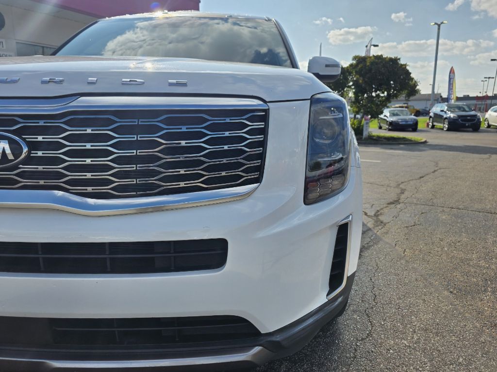 Photo 17 of this KIA TELLURIDE