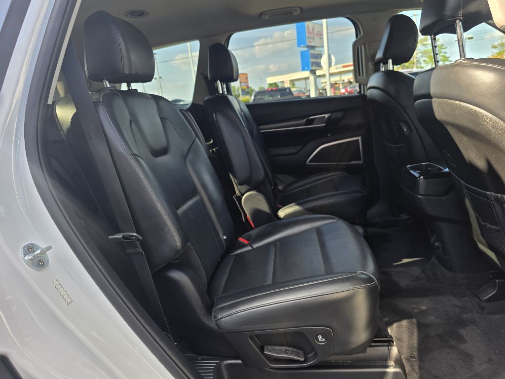 Photo 8 of this KIA TELLURIDE