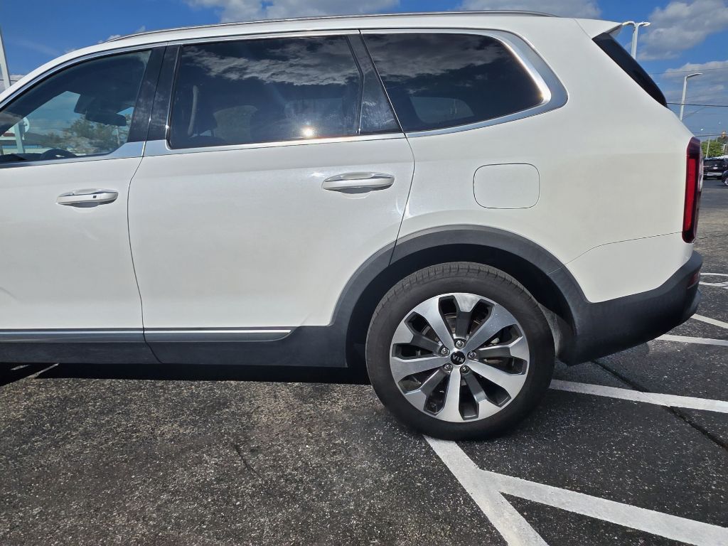 Photo 54 of this KIA TELLURIDE