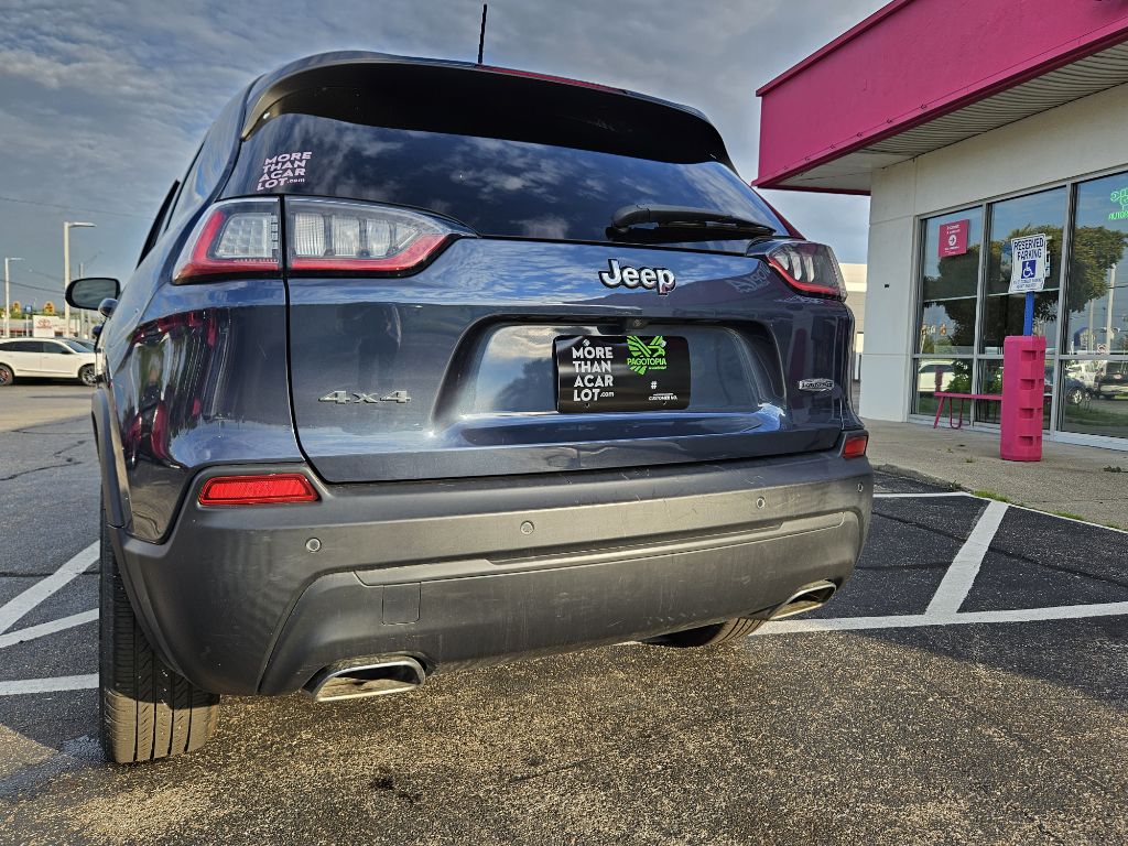 Photo 11 of this JEEP CHEROKEE