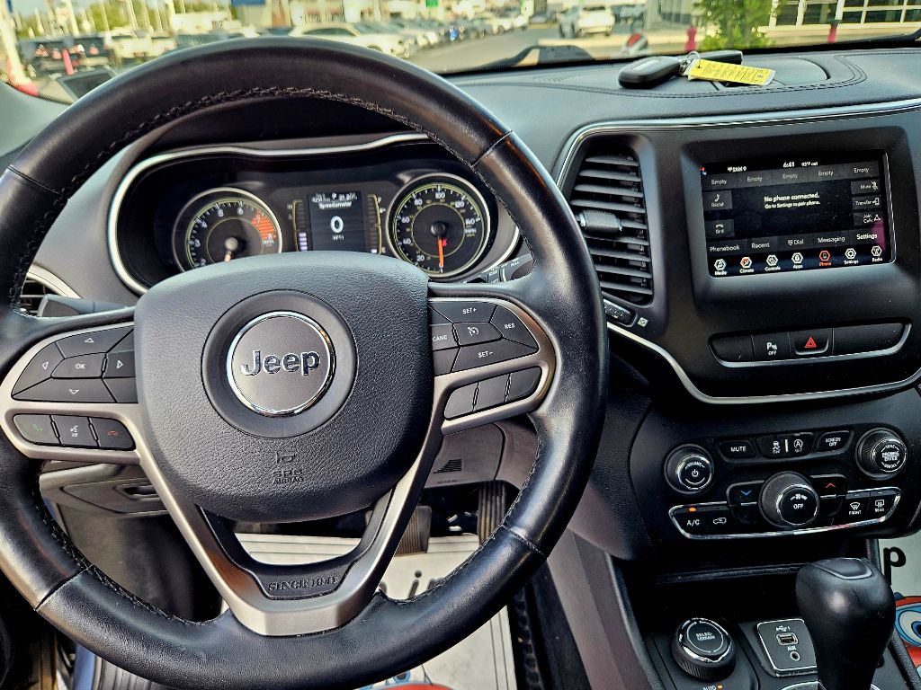 Photo 75 of this JEEP CHEROKEE