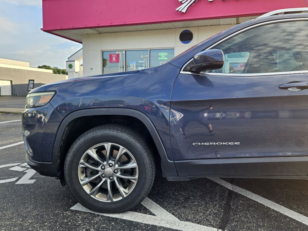 Photo 23 of this JEEP CHEROKEE