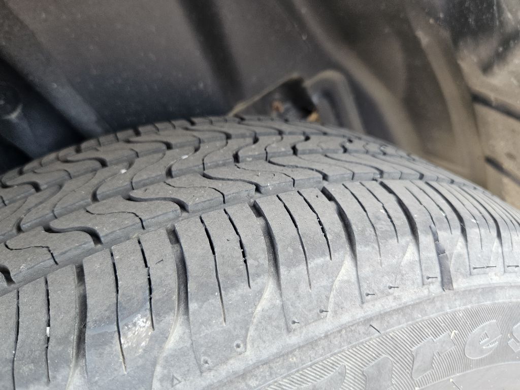 Photo 25 of this JEEP CHEROKEE
