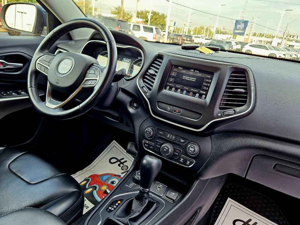 Photo 49 of this JEEP CHEROKEE