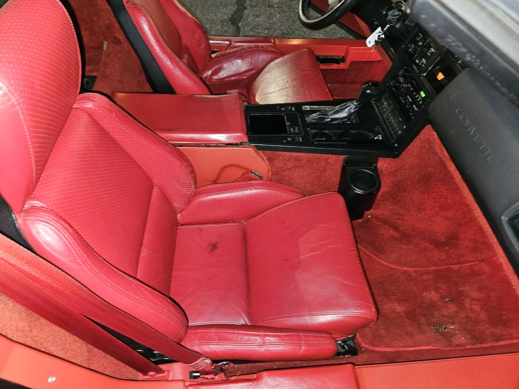 Photo 34 of this CHEVROLET CORVETTE
