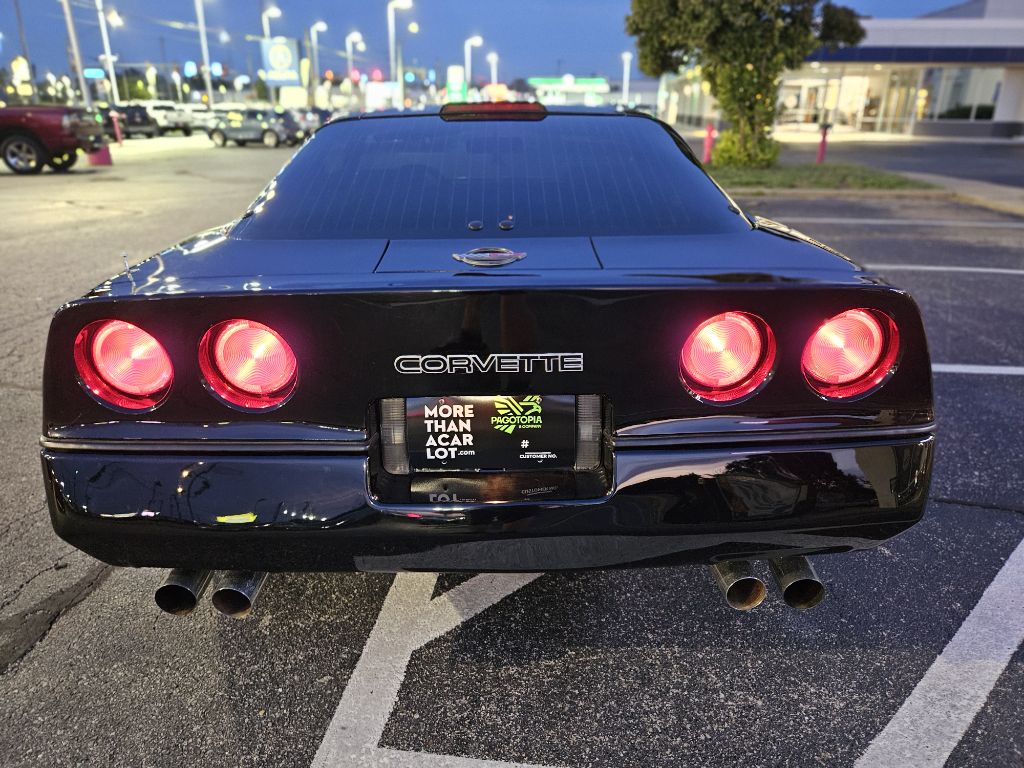 Photo 8 of this CHEVROLET CORVETTE