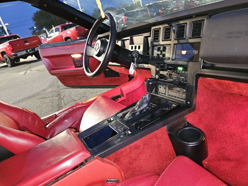 Photo 33 of this CHEVROLET CORVETTE