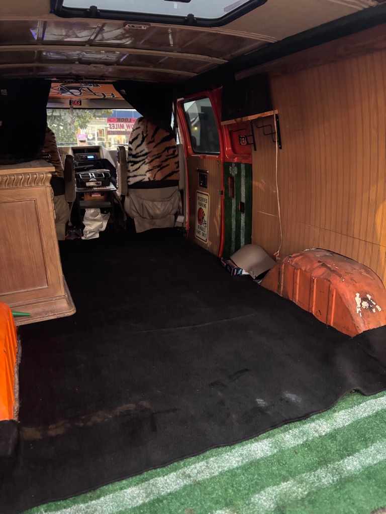 Photo 11 of this CHEVROLET CHEVY VAN