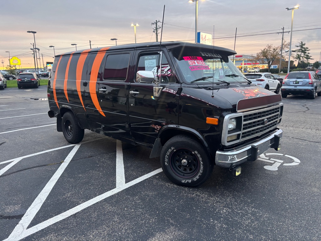 Photo 3 of this CHEVROLET CHEVY VAN