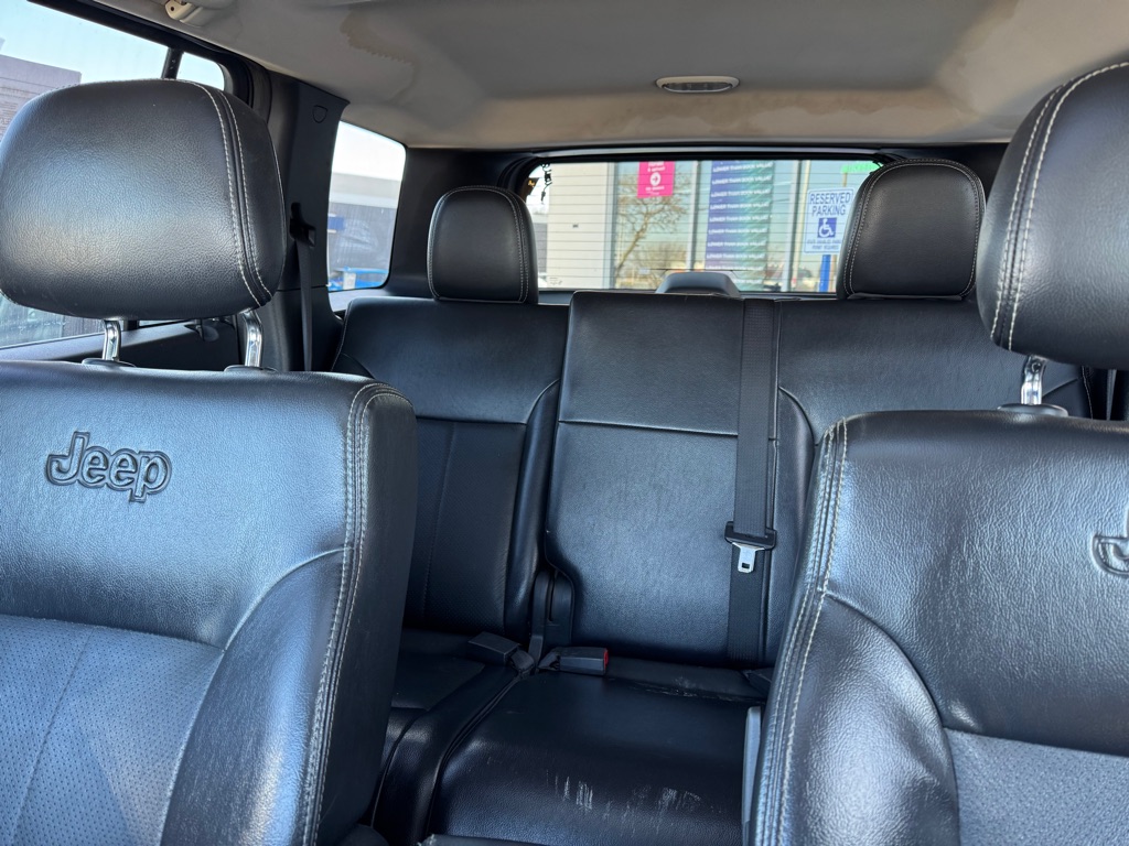 Photo 16 of this JEEP LIBERTY