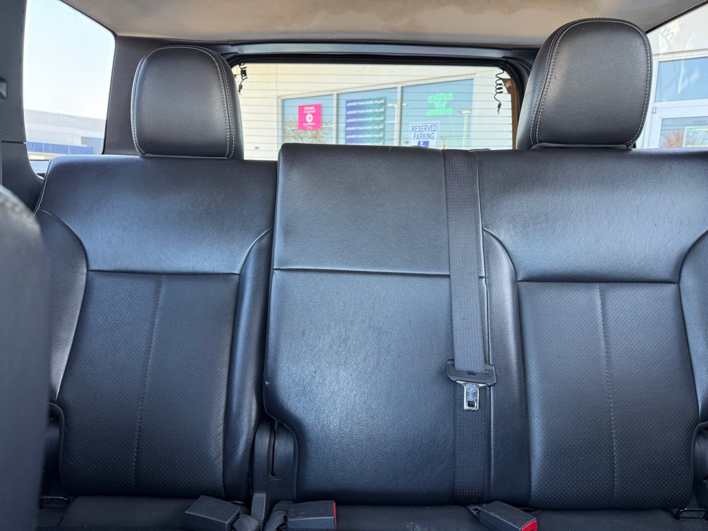 Photo 18 of this JEEP LIBERTY
