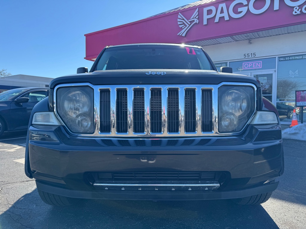 Photo 2 of this JEEP LIBERTY