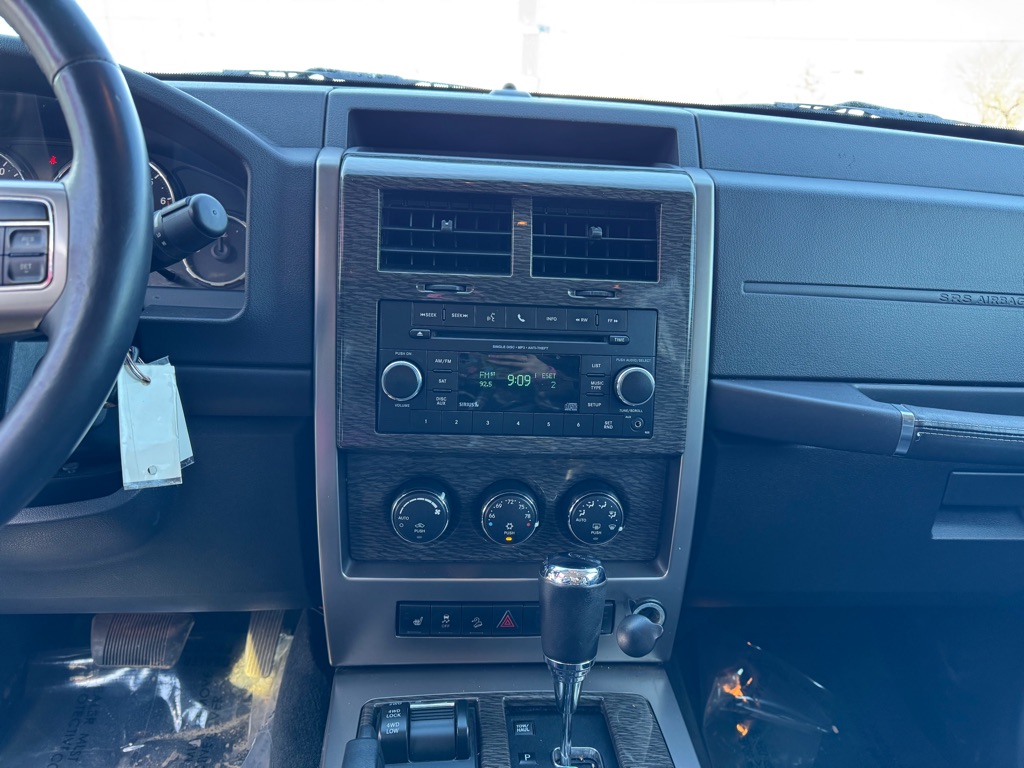 Photo 12 of this JEEP LIBERTY
