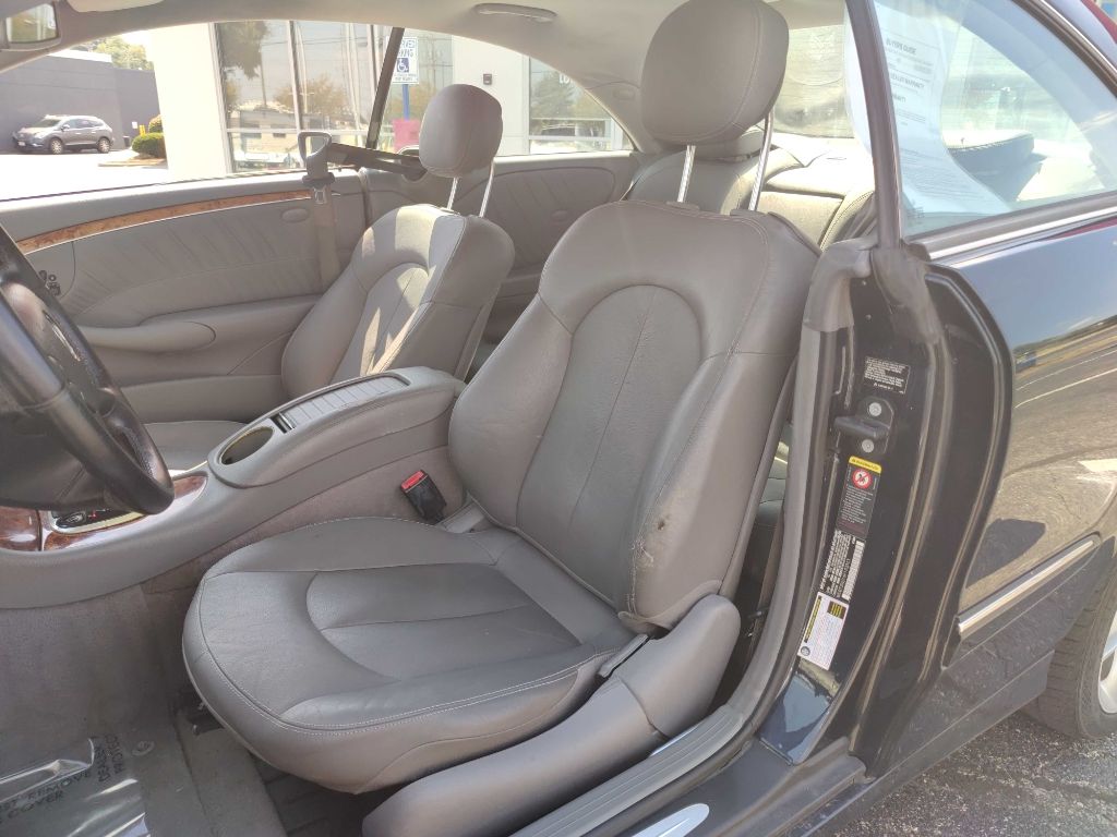 Photo 15 of this MERCEDES-BENZ CLK 350