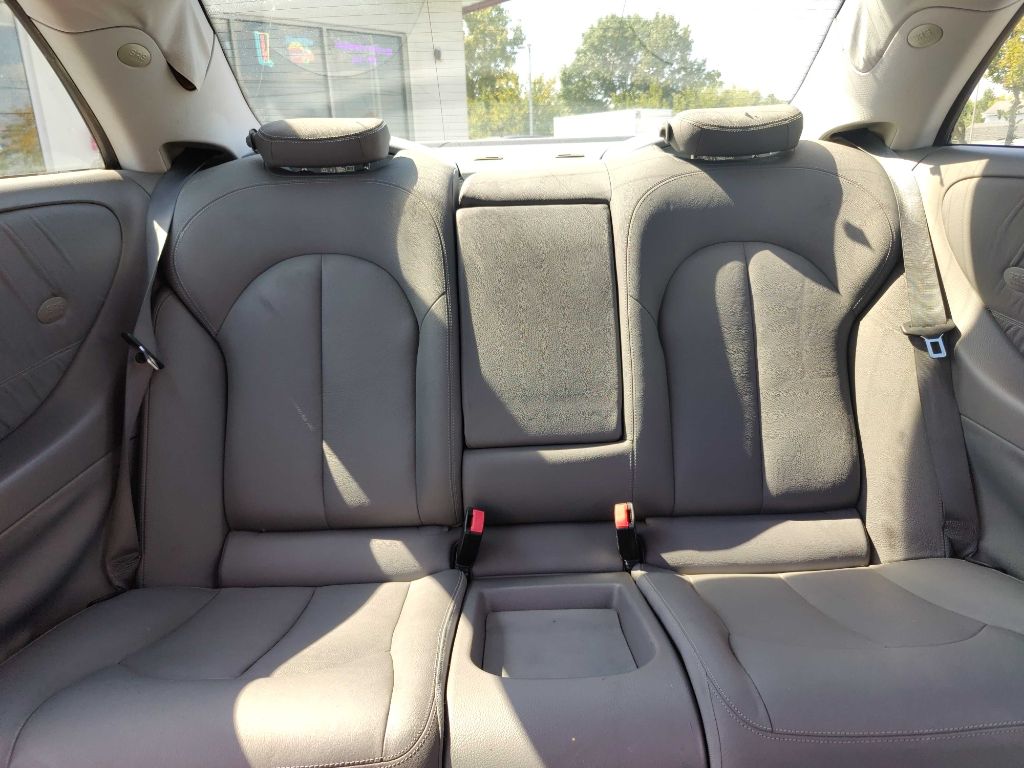 Photo 13 of this MERCEDES-BENZ CLK 350