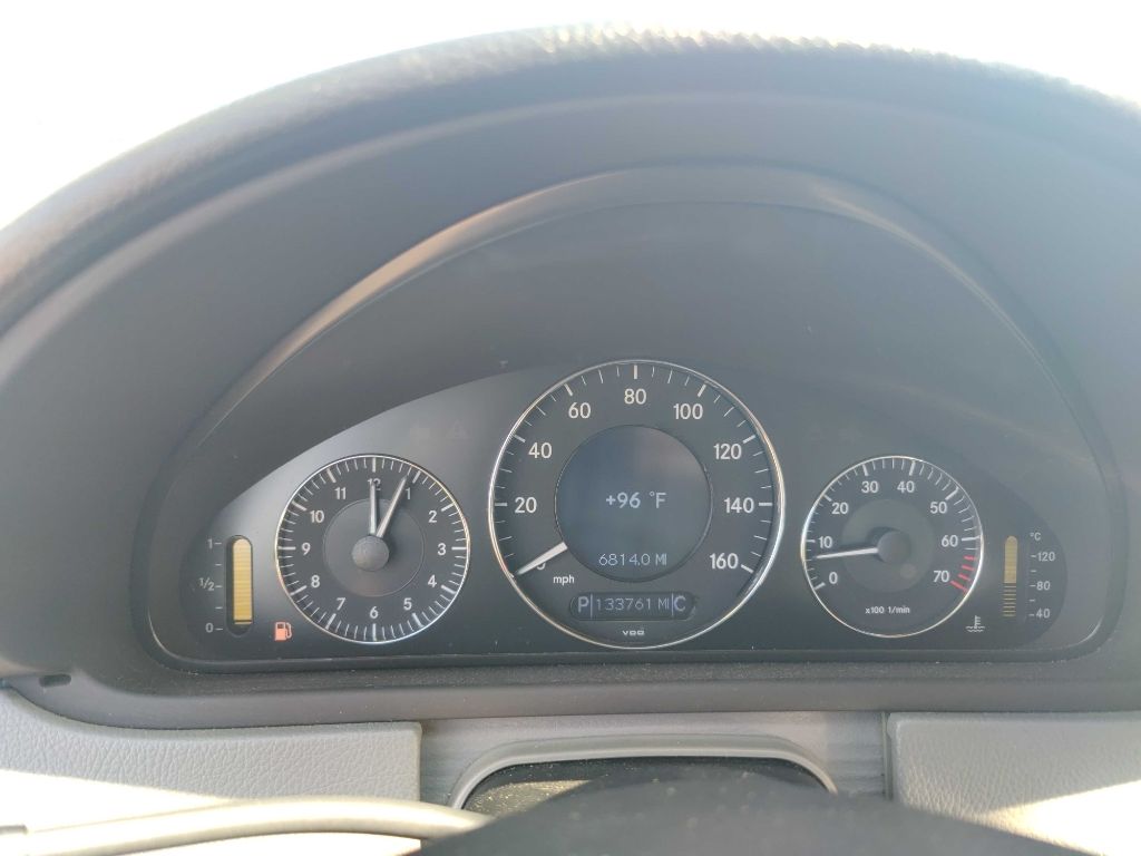 Photo 16 of this MERCEDES-BENZ CLK 350