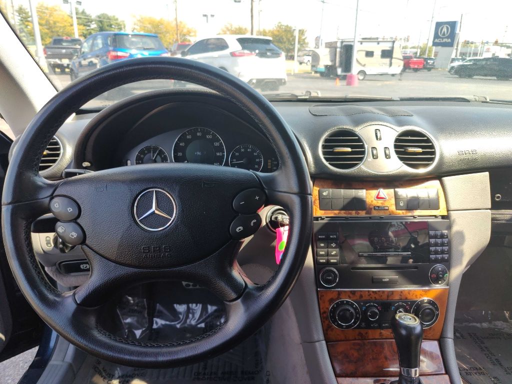 Photo 17 of this MERCEDES-BENZ CLK 350