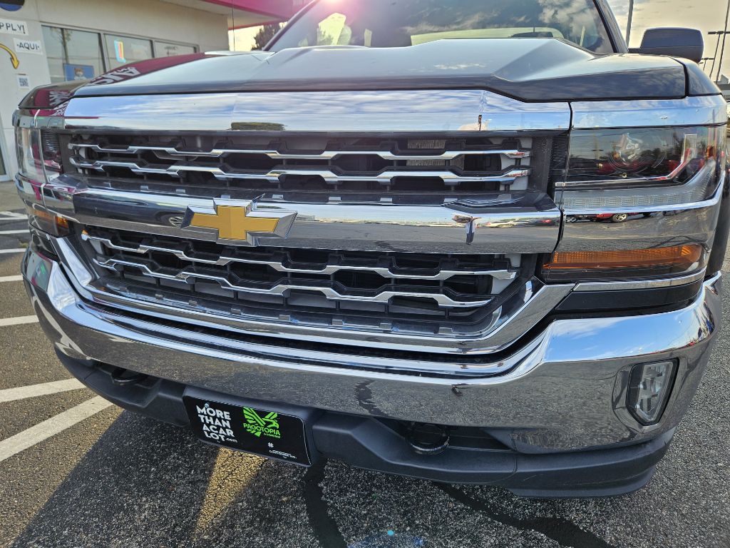 Photo 2 of this CHEVROLET SILVERADO 1500