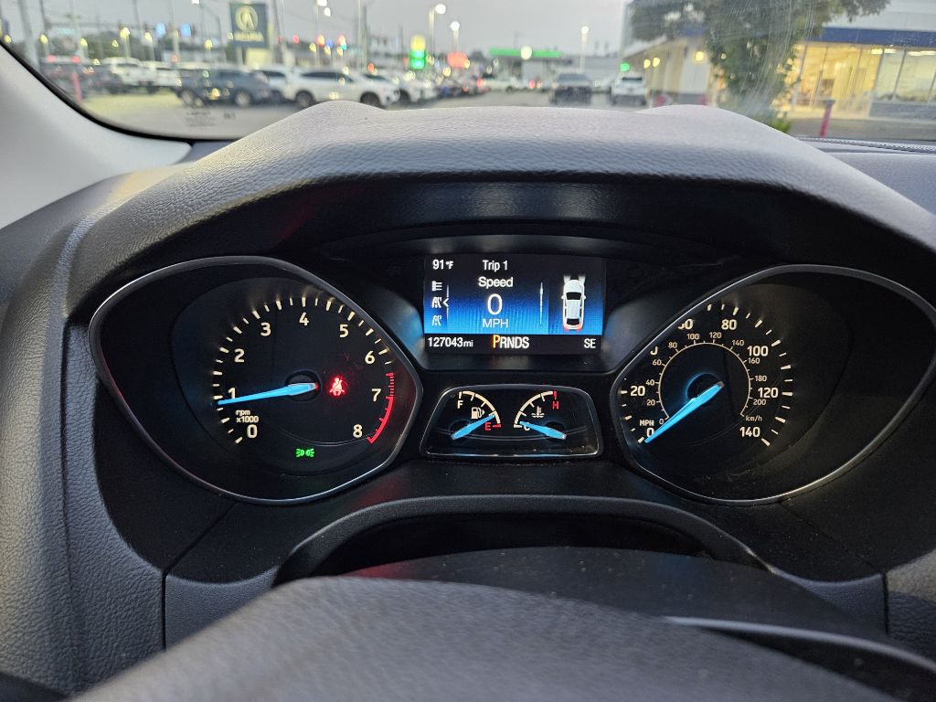 Photo 32 of this FORD FOCUS