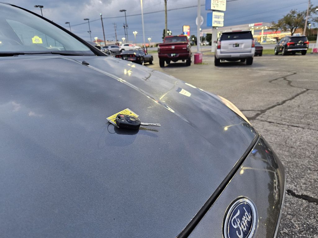 Photo 38 of this FORD FOCUS
