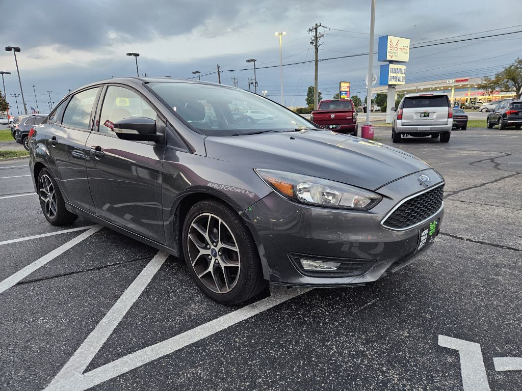 Photo 3 of this FORD FOCUS