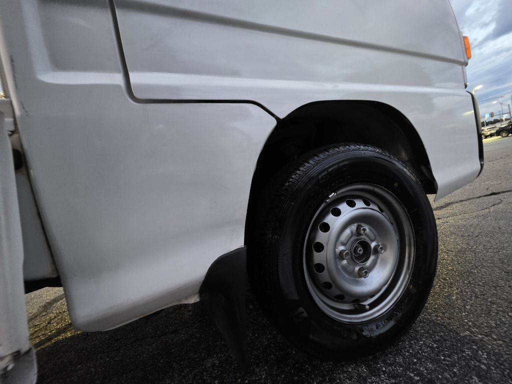 Photo 16 of this SUBARU SAMBAR